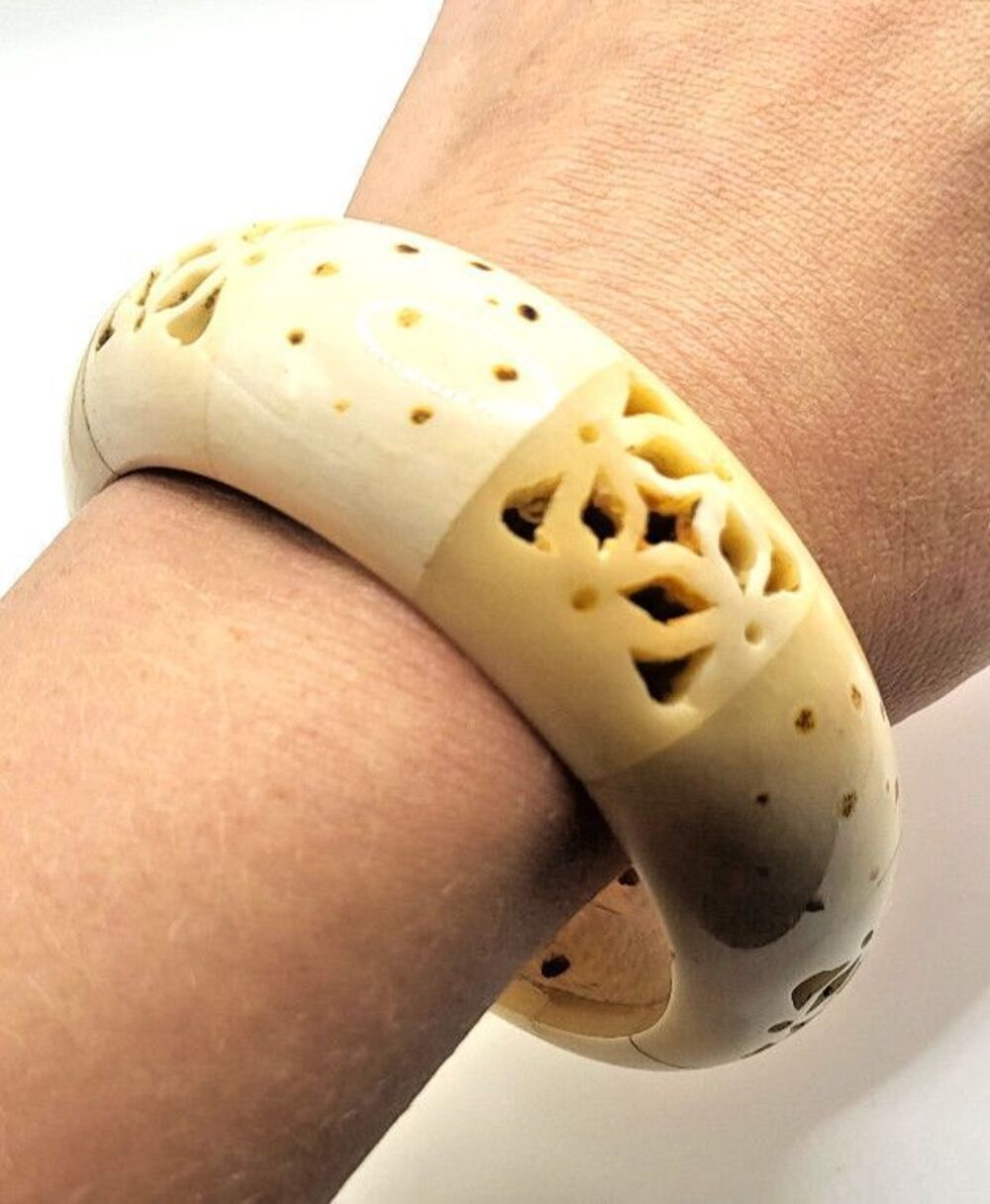 antique bovine water buffalo carved bangle bracelet 8inm Chunky bohemian